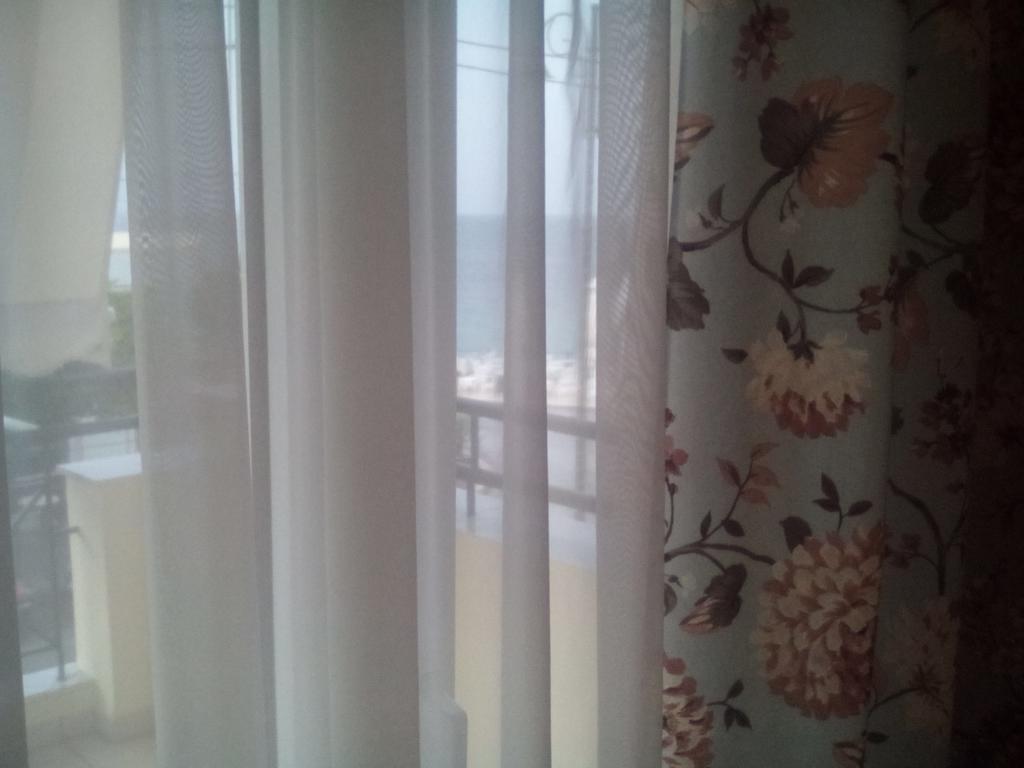 G. Kiapekou Aparthotel Лутра Едипсу Екстериор снимка
