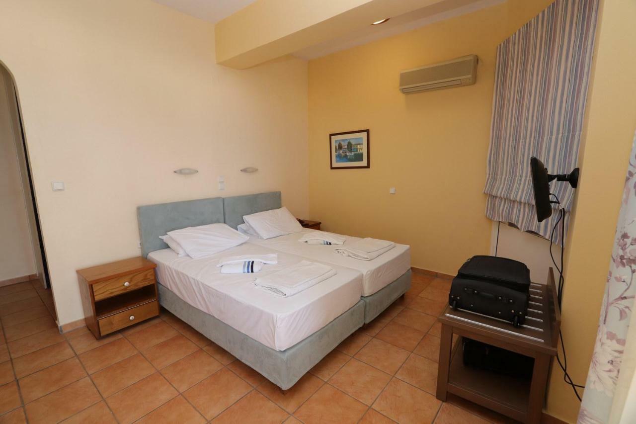 G. Kiapekou Aparthotel Лутра Едипсу Екстериор снимка