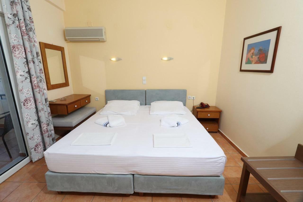 G. Kiapekou Aparthotel Лутра Едипсу Екстериор снимка